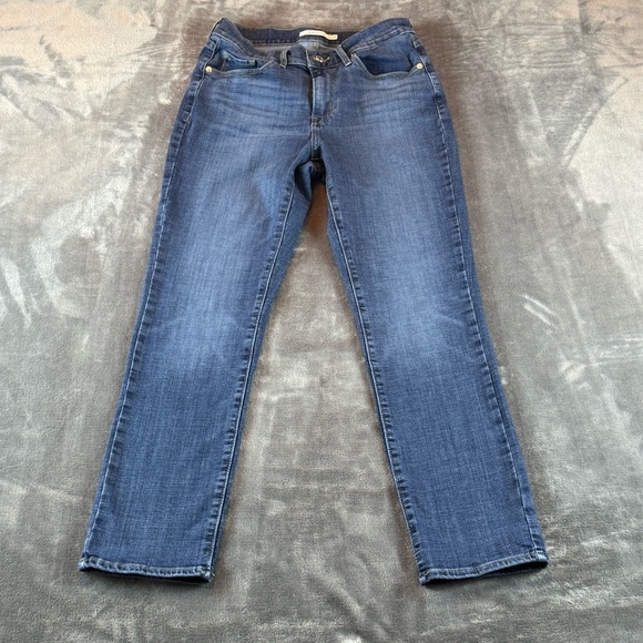 Levi's Denim - Levi's Women's‎ Jeans Classic Straight Size 28 28X30 Medium Wash Mid Rise